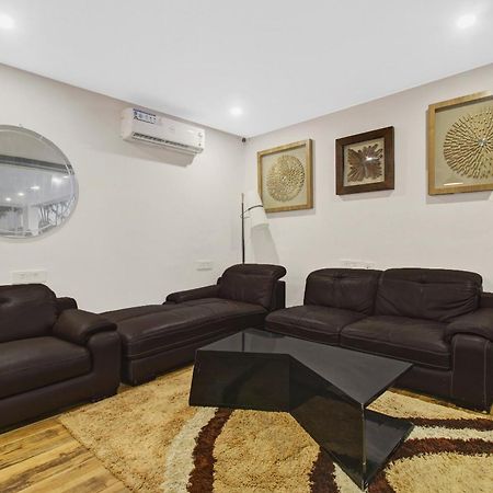 Super Townhouse Oak Hitec City Near Image Hospital Hyderabad Exterior photo
